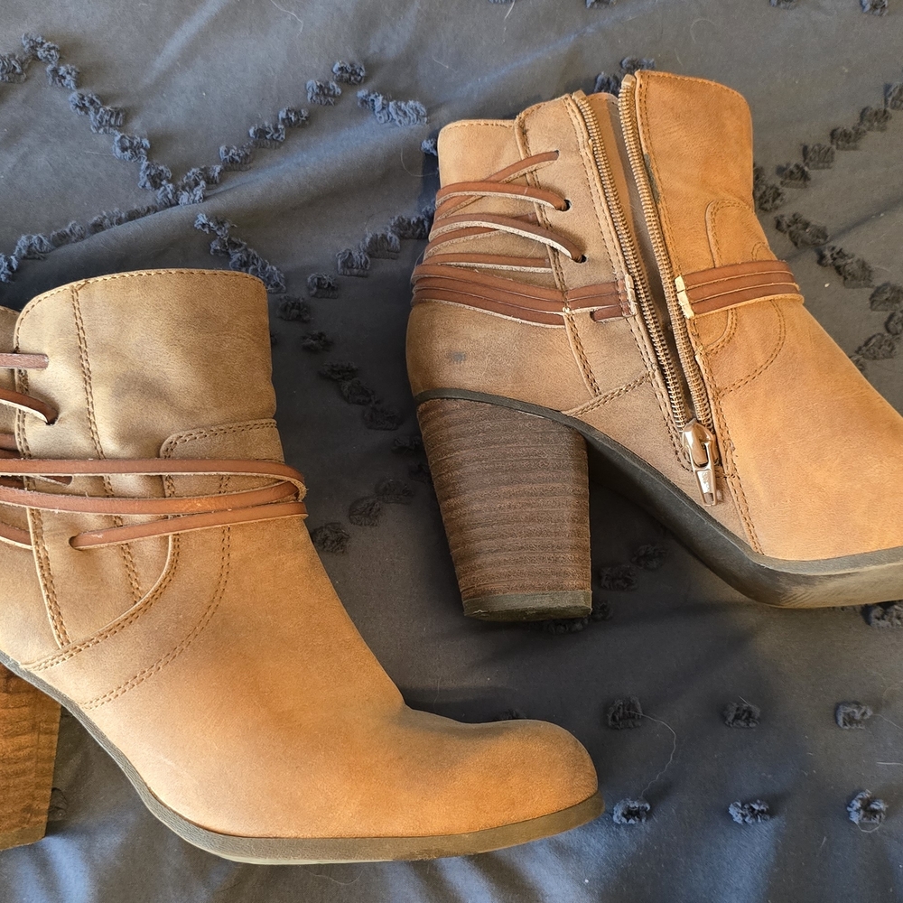 Women's Tan Ankle Boots